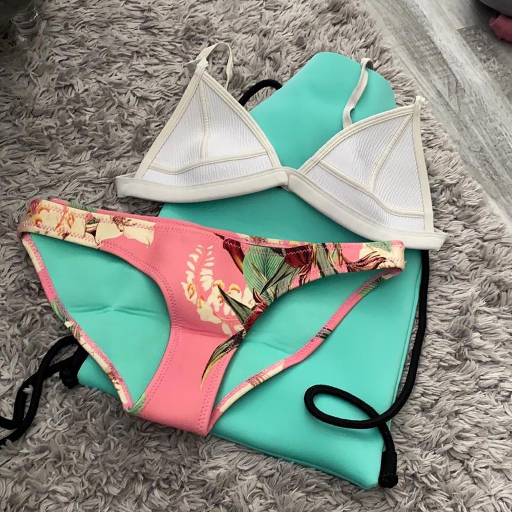 Triangl bathing suit set with bag